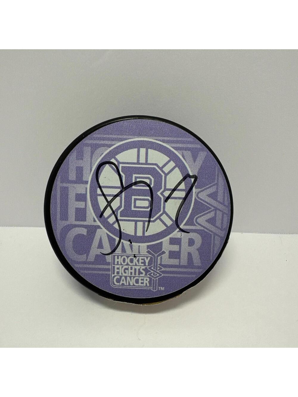 Seth Griffith Boston Bruins Signed Hockey Fights Cancer Puck Purple COA